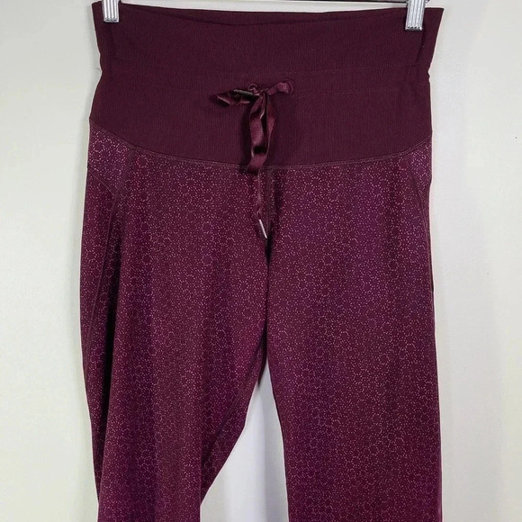 LULULEMON | SHAKE IT OUT  CROP IN STAR PIXEL RASBERRY - Picture 8 of 14